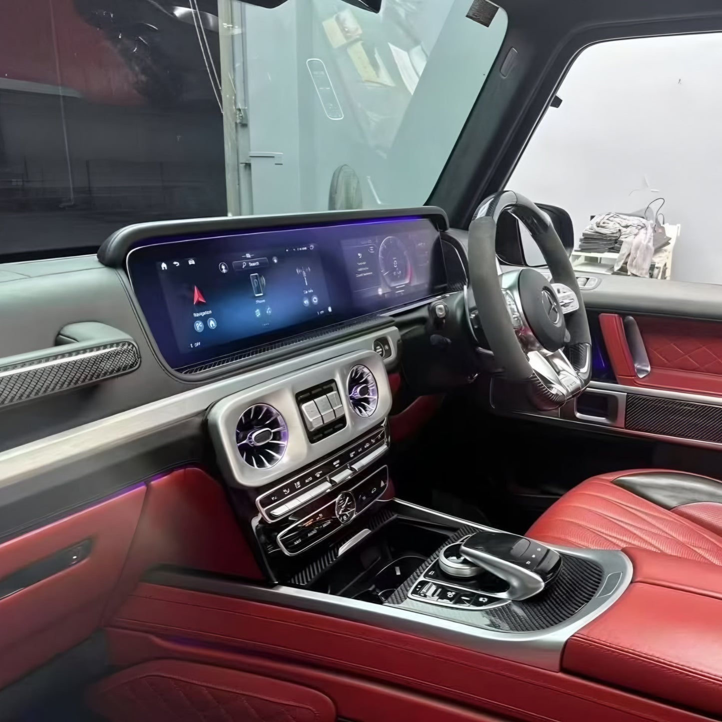 Mercedes-Benz G-Wagon 24.6" Dual Screen