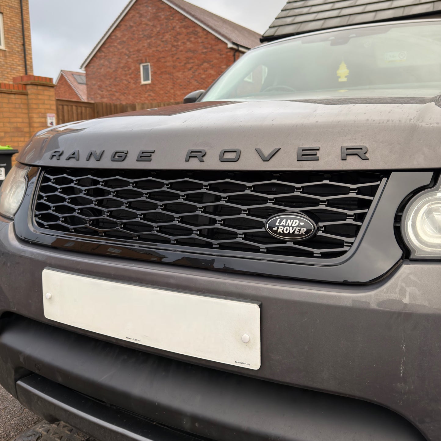 Range Rover Sport L494 (2013–2022) SVR Style Front Grille – Gloss Black