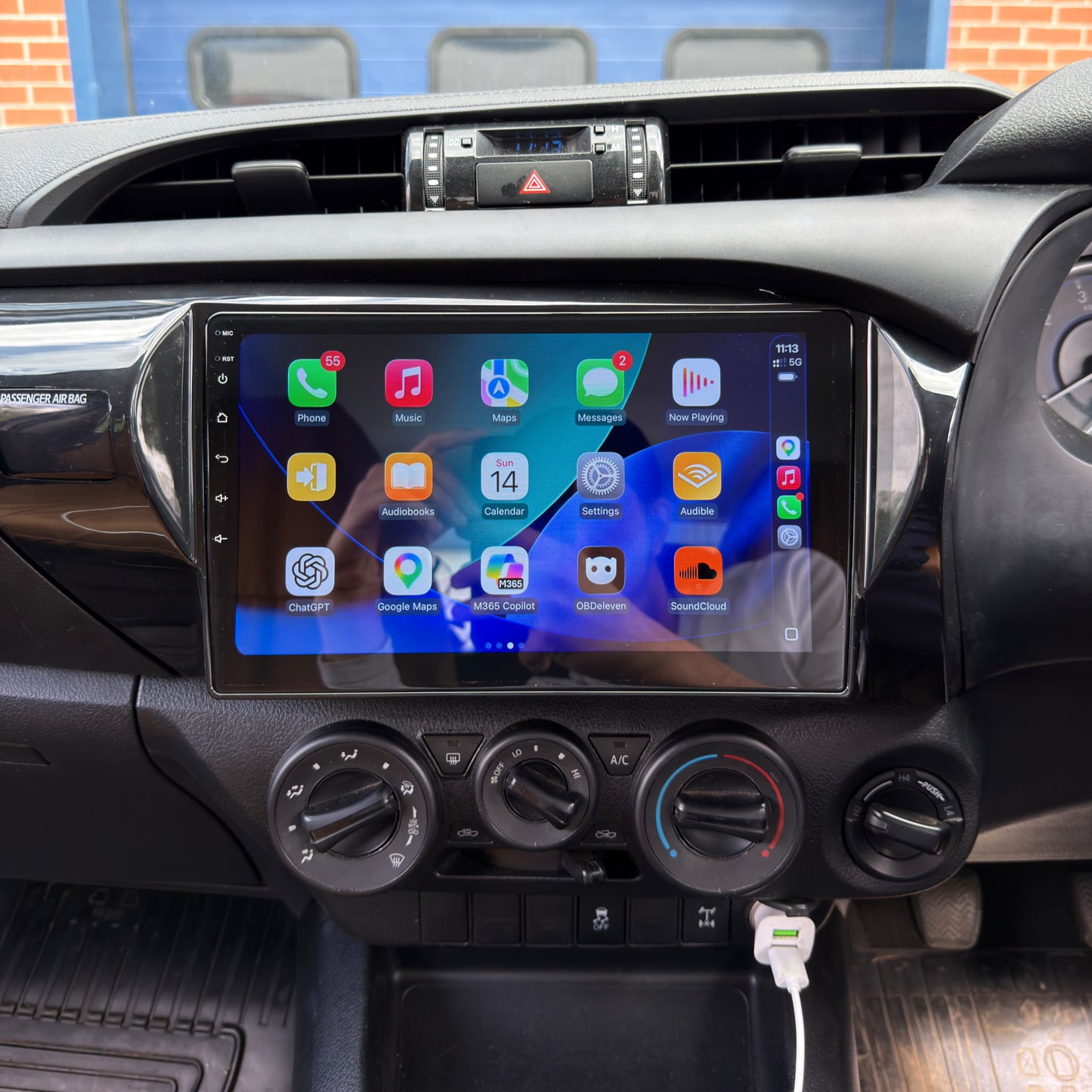Toyota Hilux Screen with Apple CarPlay/Android Auto