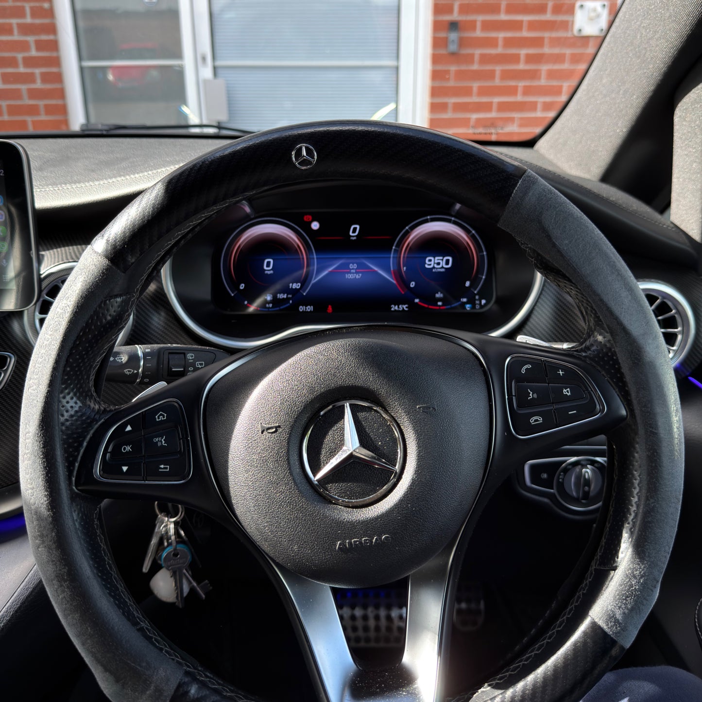 Mercedes-Benz V-Class Virtual Cockpit