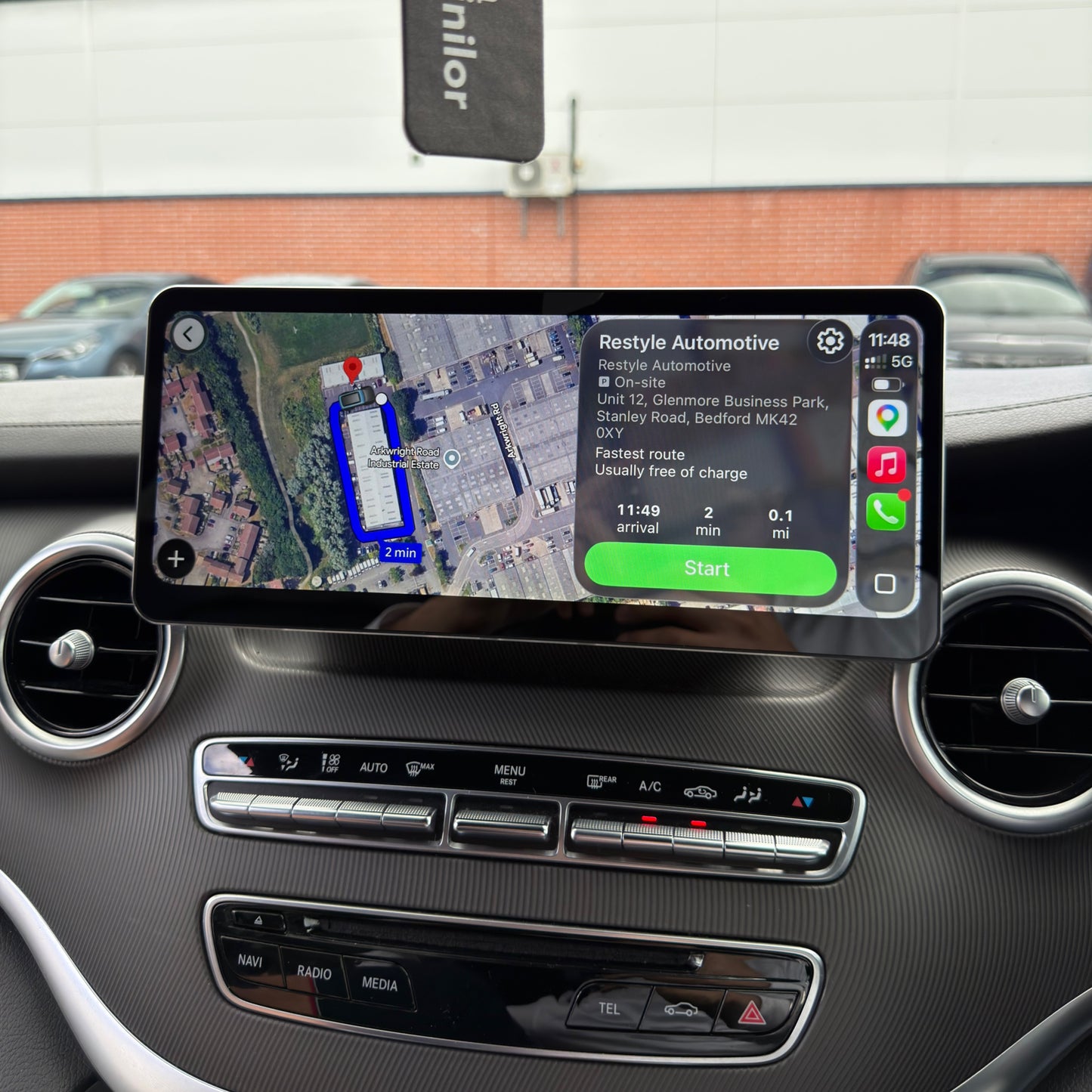 Mercedes-Benz V-Class 12.3" Screen Upgrade