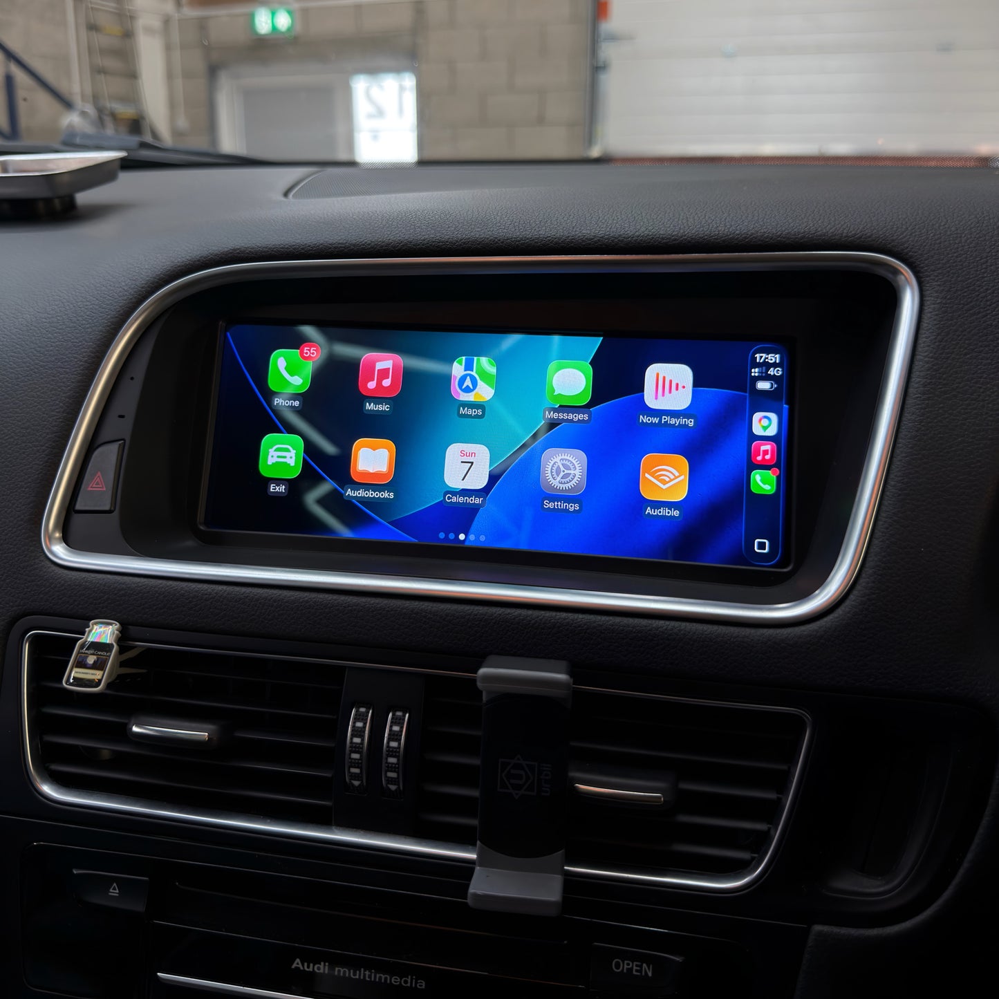 Audi Q5 8.8" Touch Screen Upgrade (2008–2017)