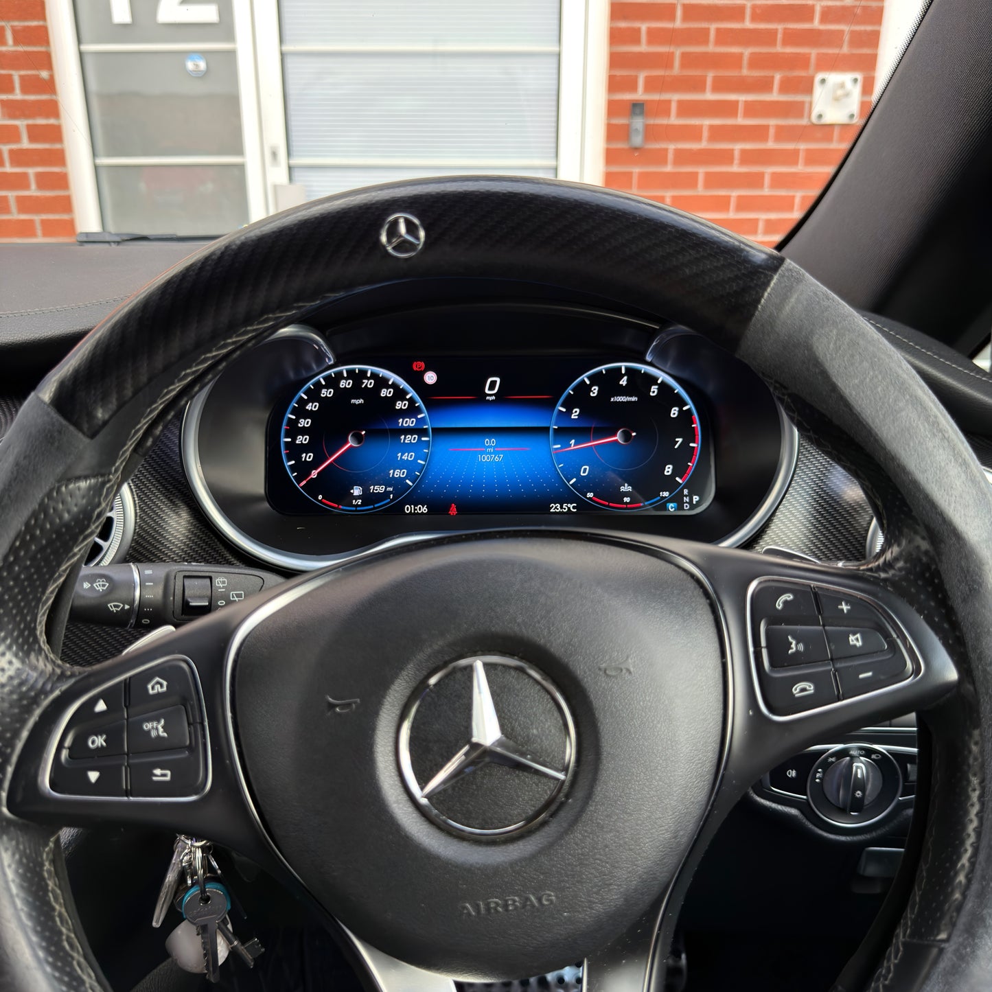Mercedes-Benz V-Class Virtual Cockpit