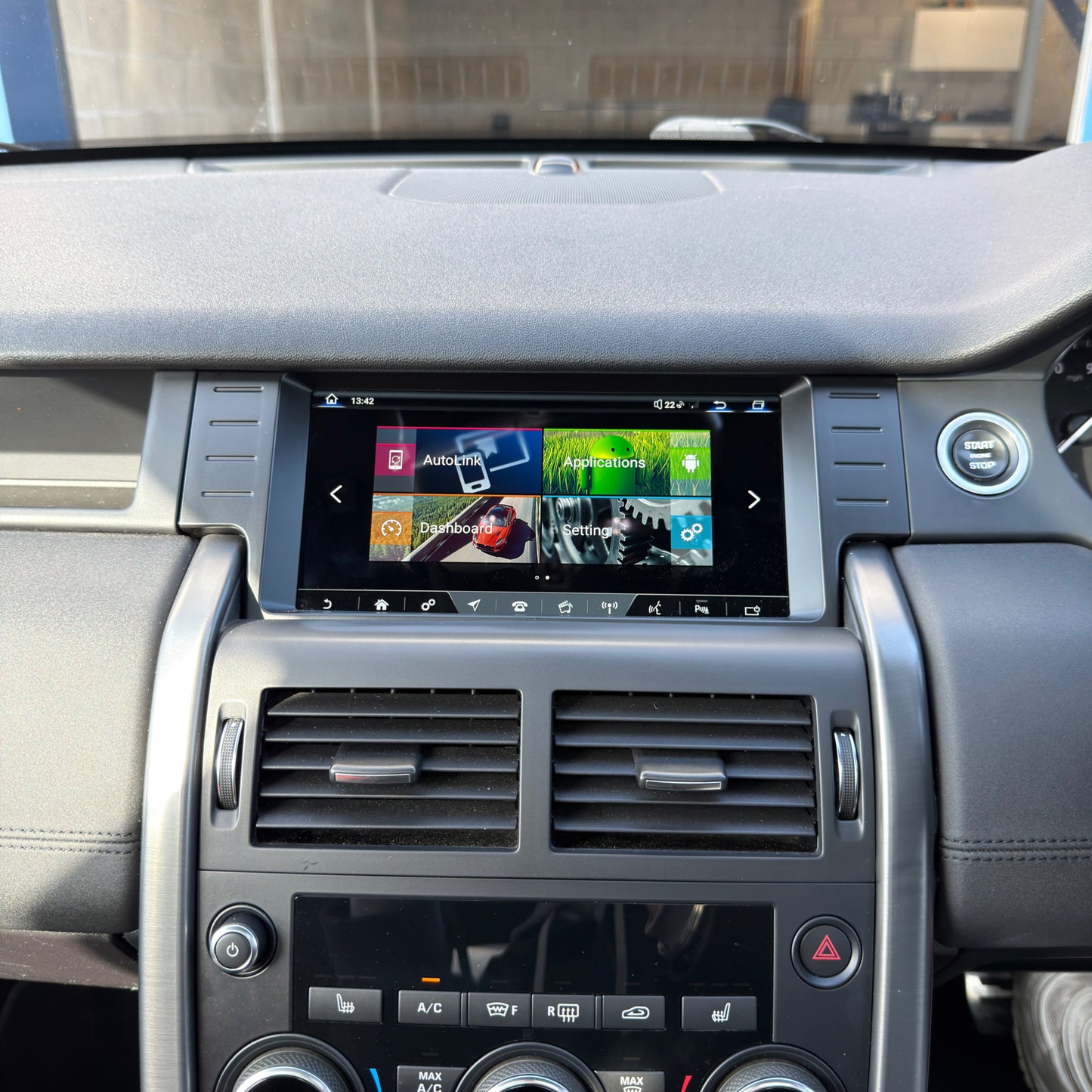 Land Rover Discovery Sport L550 10.25" Touch Screen Upgrade