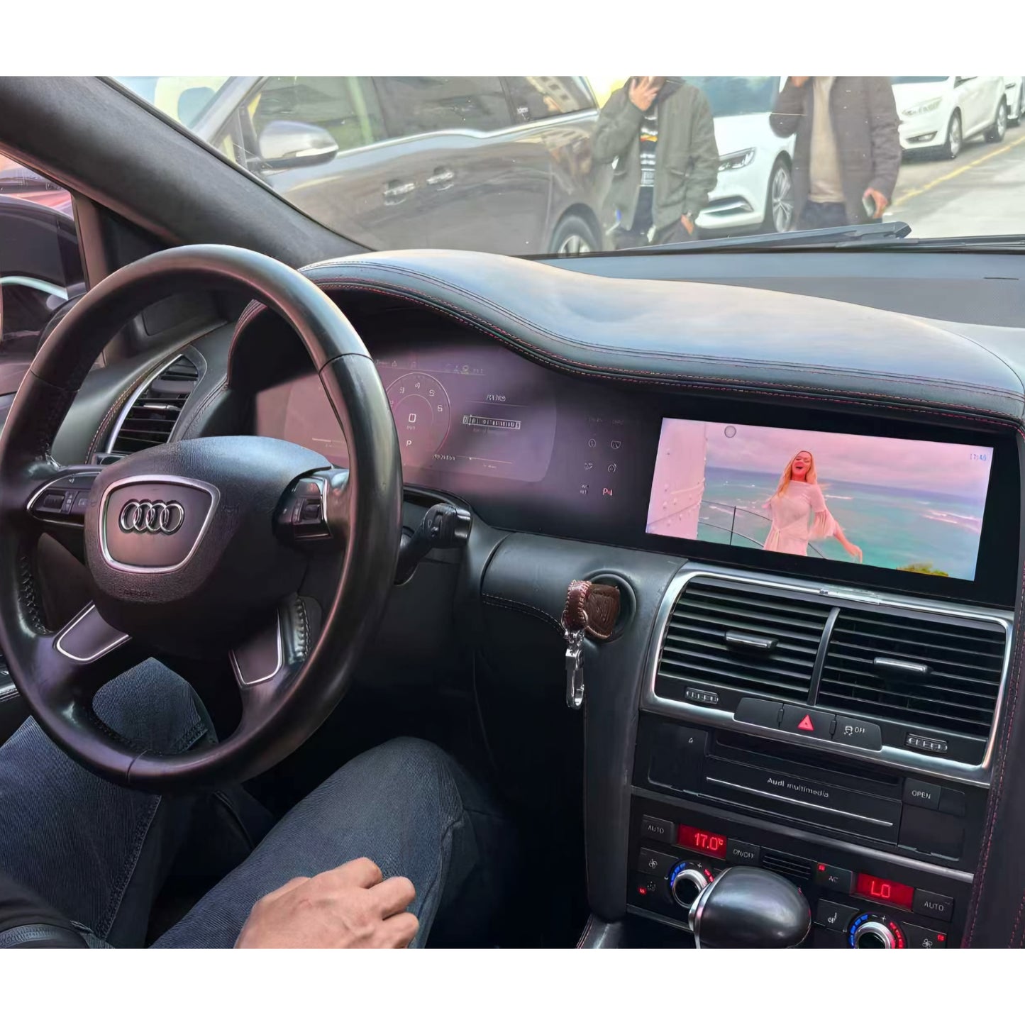 Audi Q7 Dual Screen/Cockpit  (LHD)