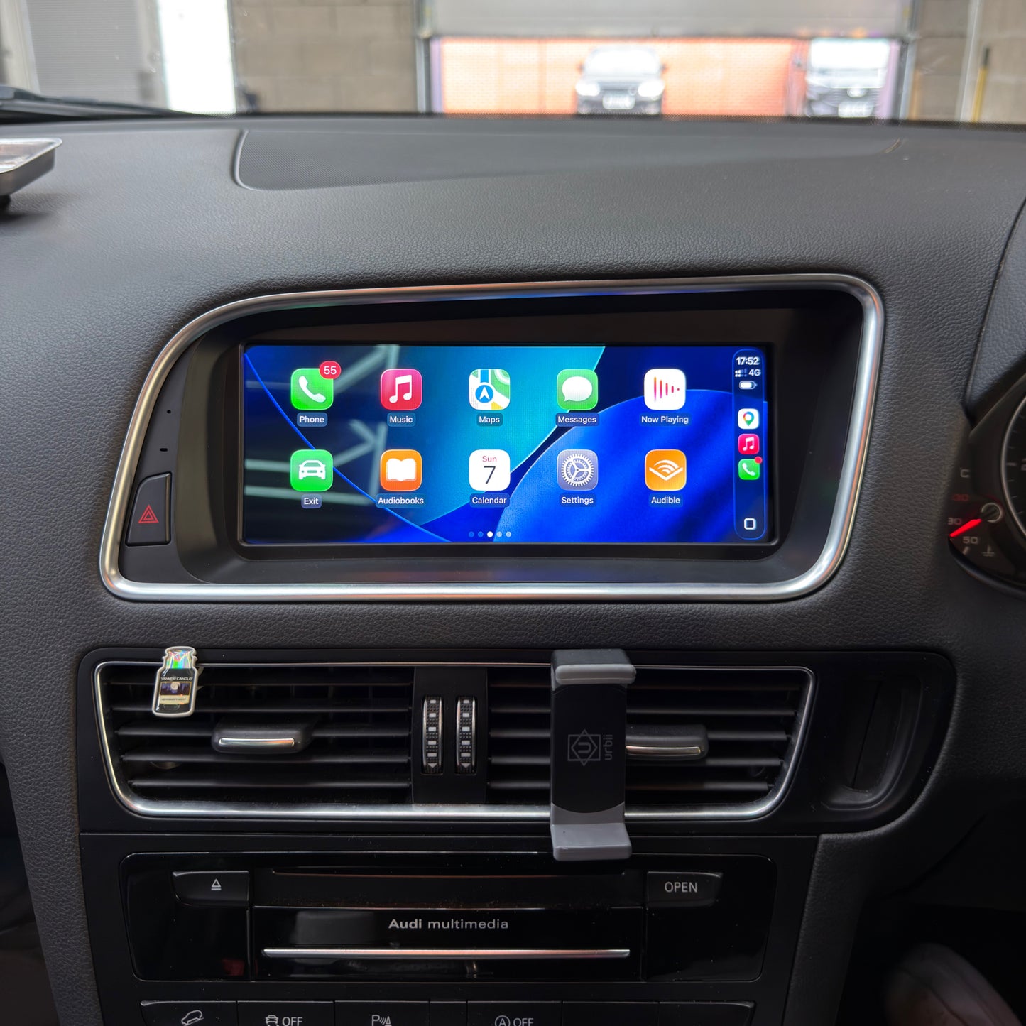 Audi Q5 8.8" Touch Screen Upgrade (2008–2017)