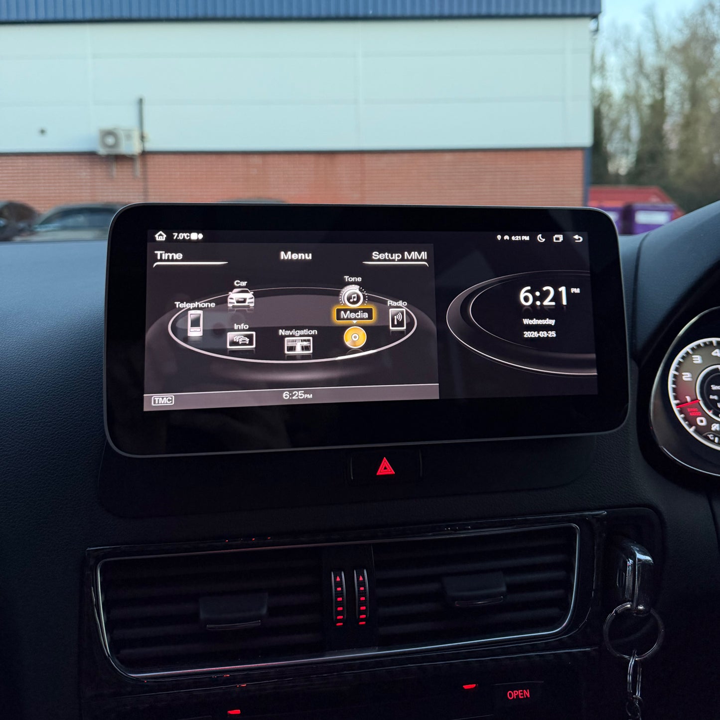 Audi Q5 (2008-2017) 10.25" Screen Upgrade