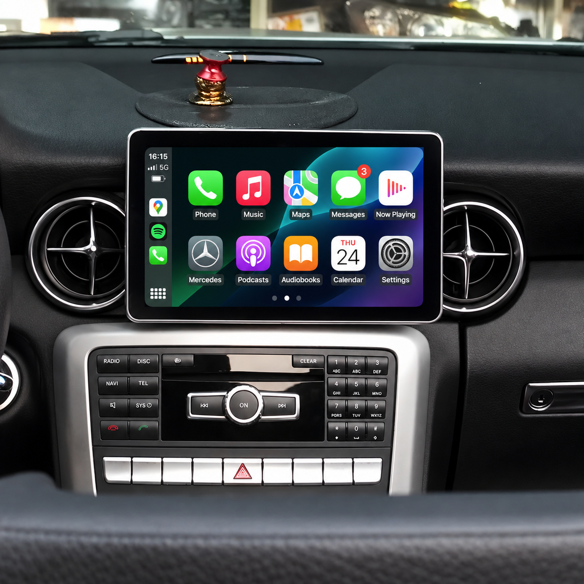 Mercedes-Benz SLK 9" Screen Upgrade