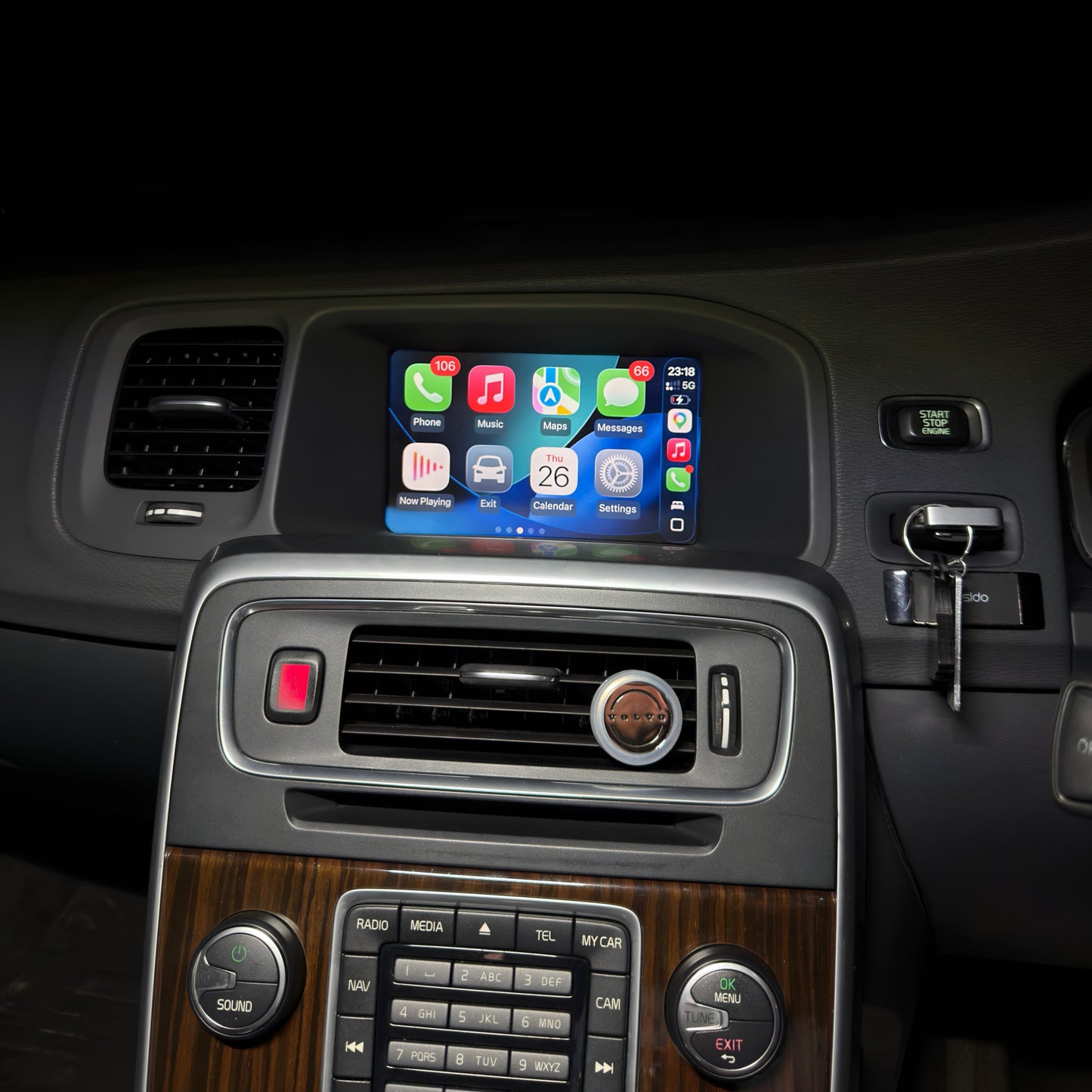 Volvo V40 Apple CarPlay/Android Auto Upgrade