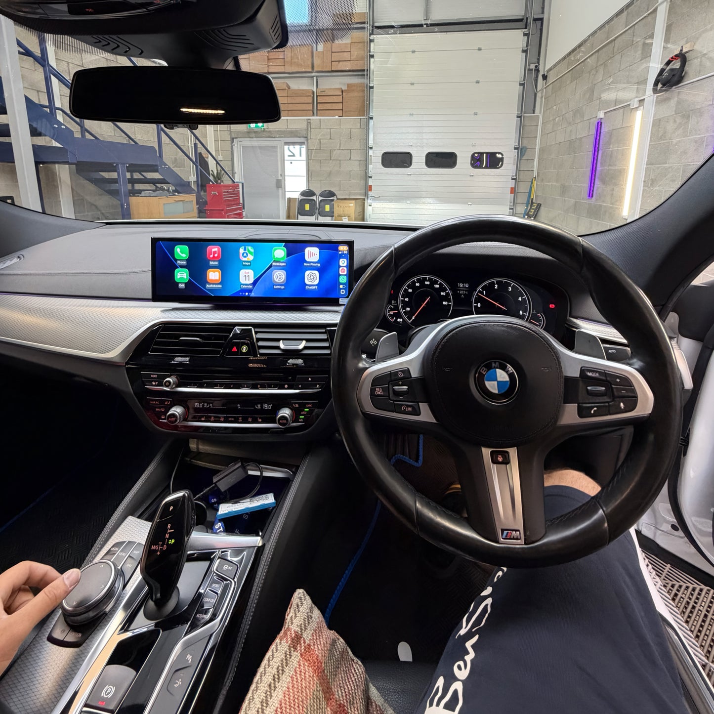 BMW 6 Series (G32) 14.9" Screen Upgrade