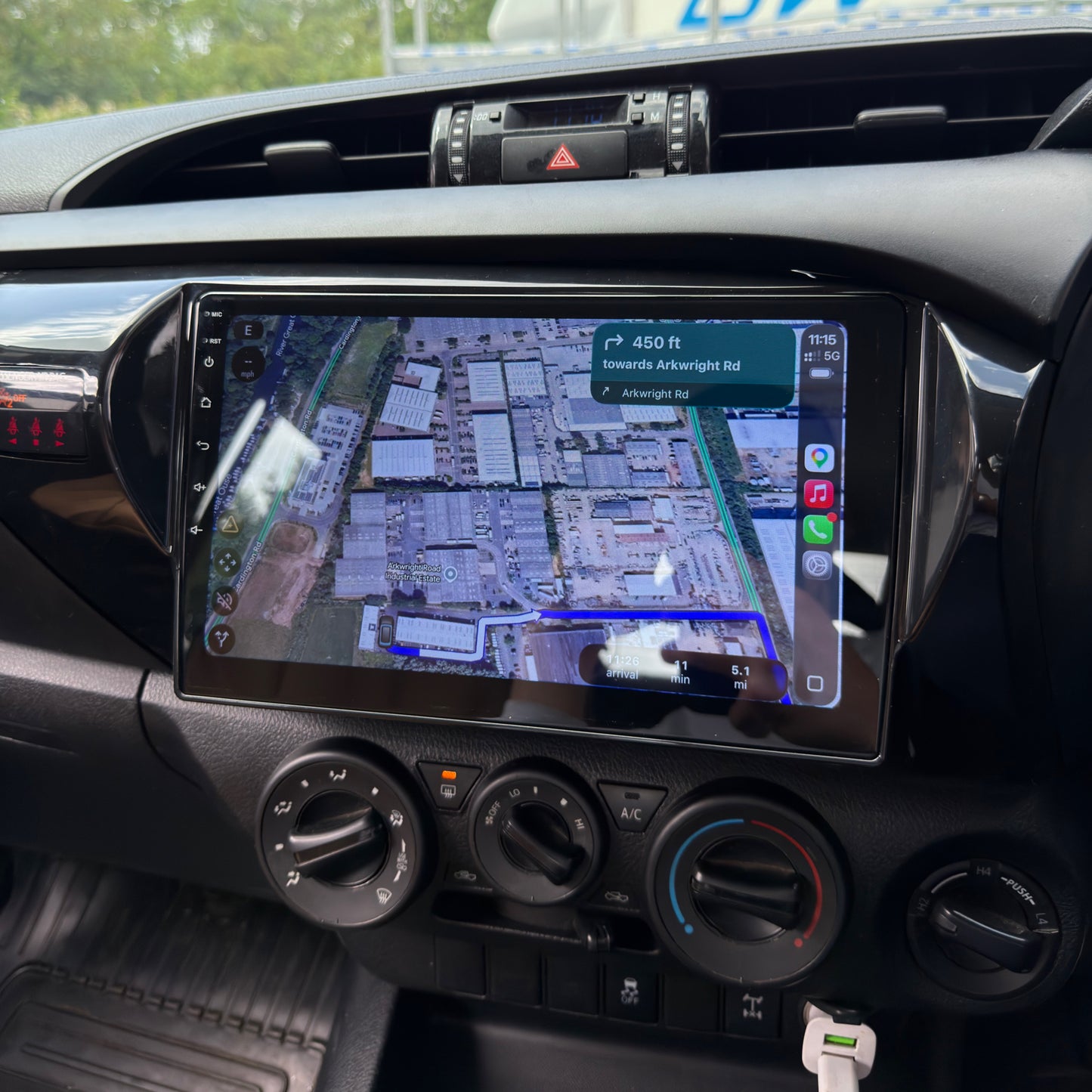 Toyota Hilux Screen with Apple CarPlay/Android Auto