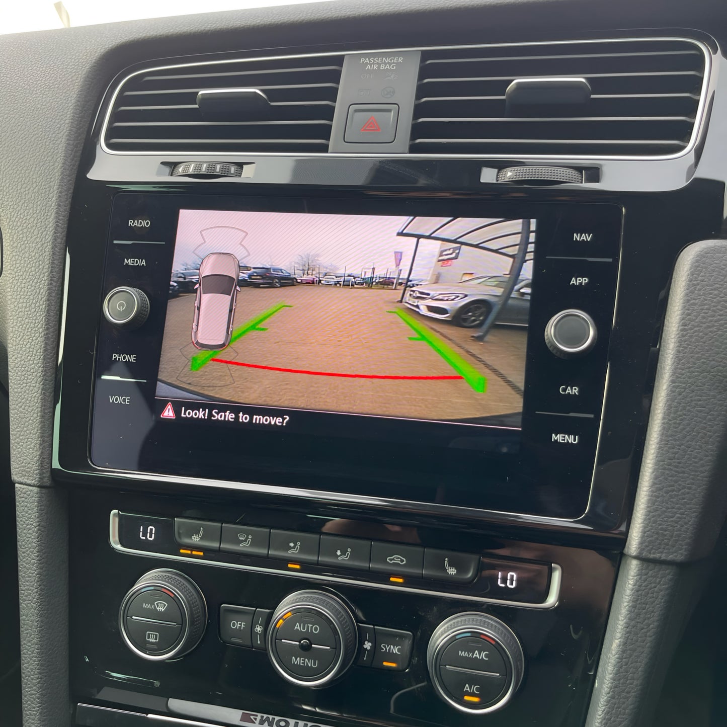 Volkswagen Golf MK7/7.5 Reversing Pop-Up Camera