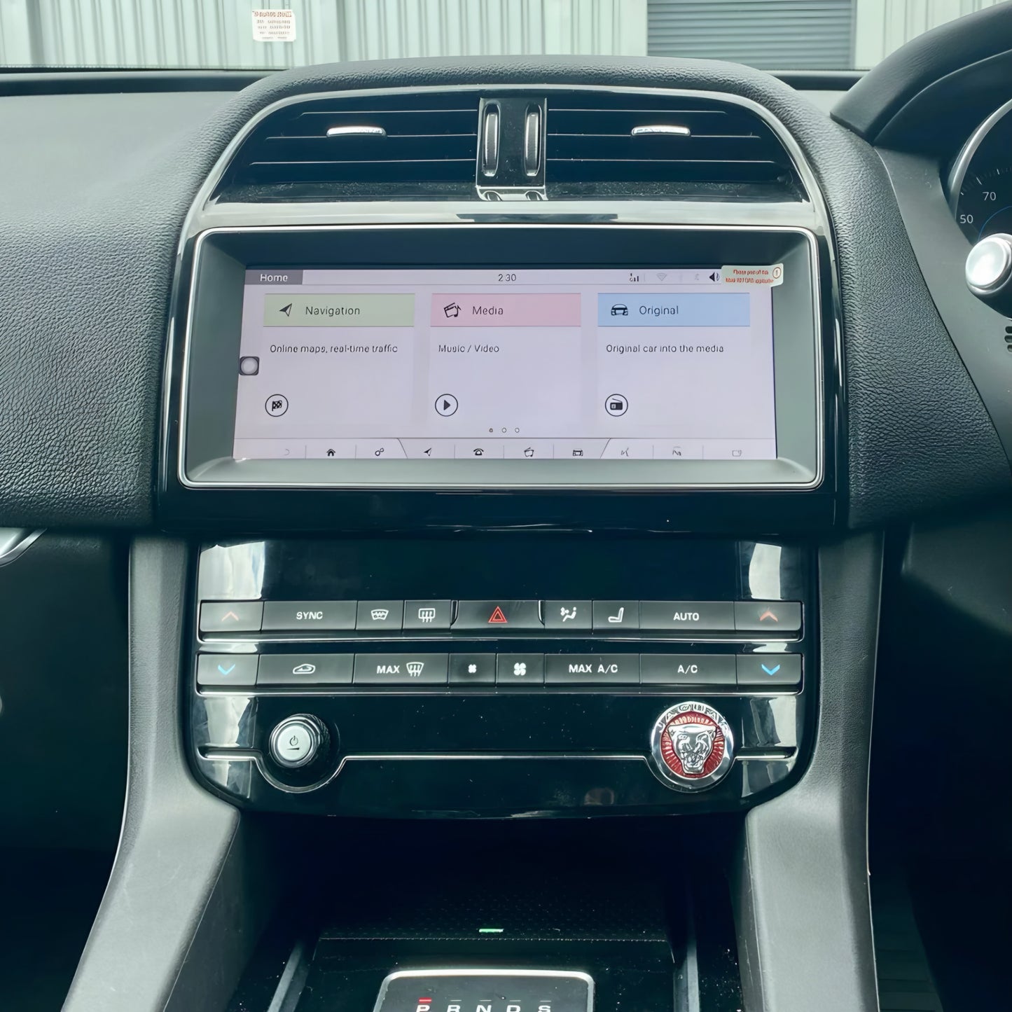 Jaguar XE/XF/F-Pace 10.25" Screen Upgrade with Apple CarPlay