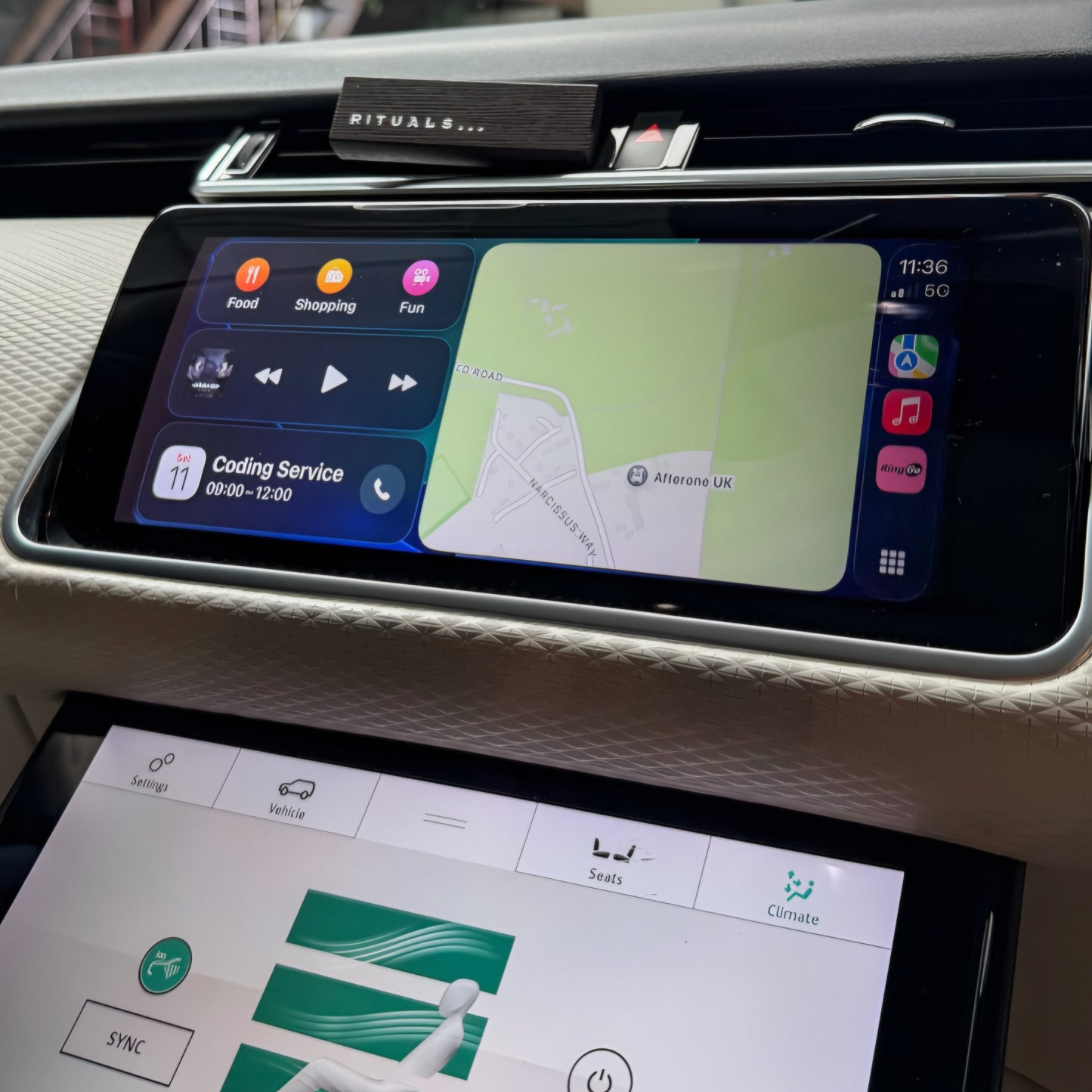 Range Rover Velar Apple CarPlay Upgrade