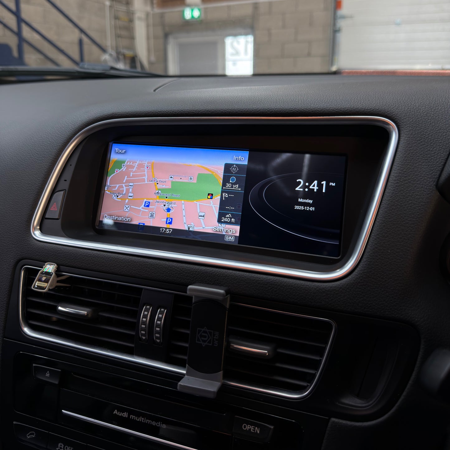 Audi Q5 8.8" Touch Screen Upgrade (2008–2017)