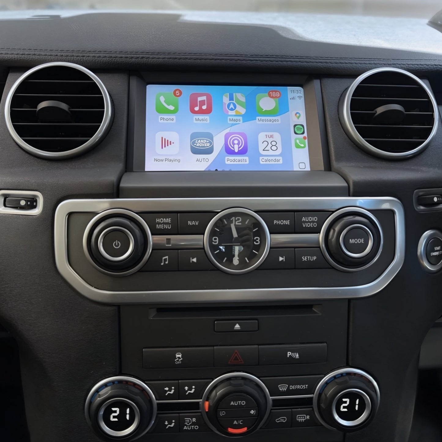 Land Rover Discovery 4 Apple CarPlay/Android Auto Upgrade