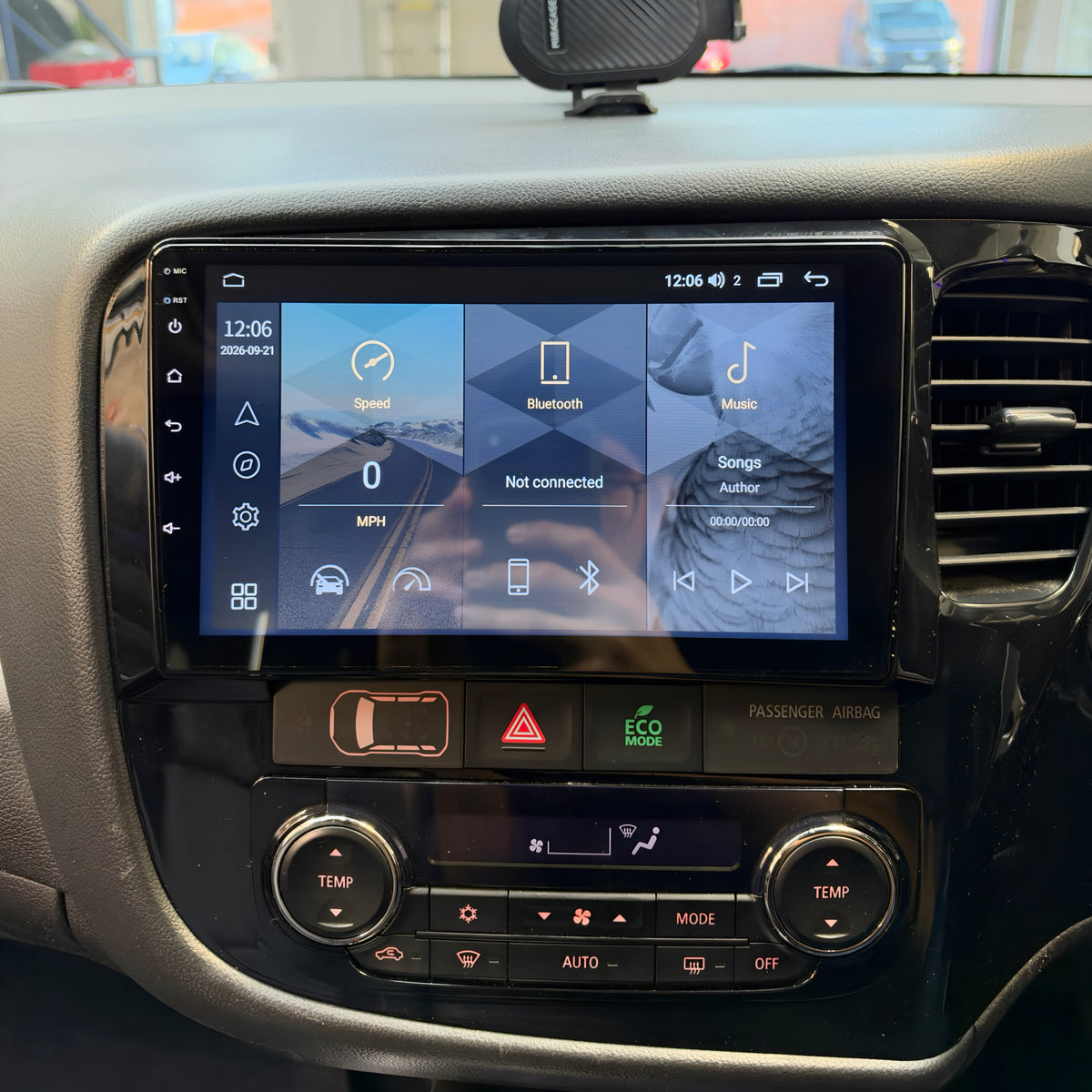 Mitsubishi Outlander/Pajero 9" Screen Upgrade