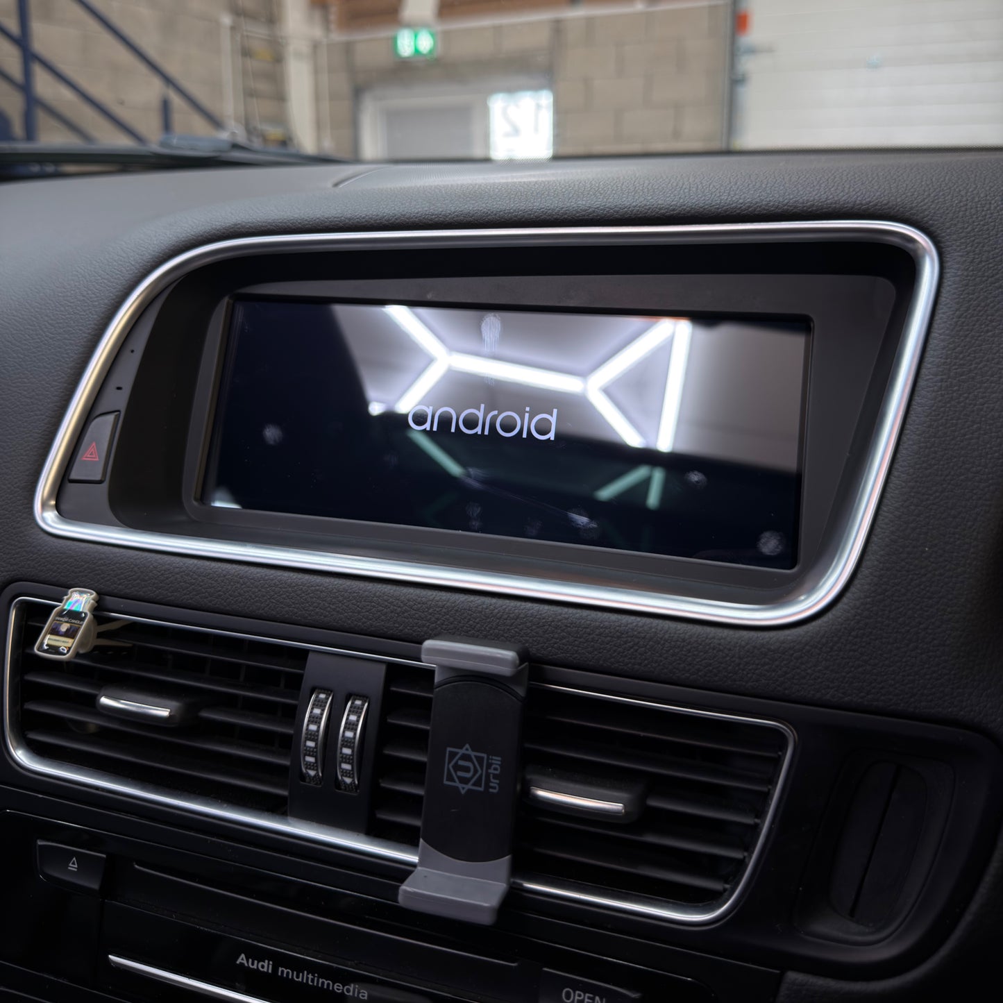 Audi Q5 8.8" Touch Screen Upgrade (2008–2017)