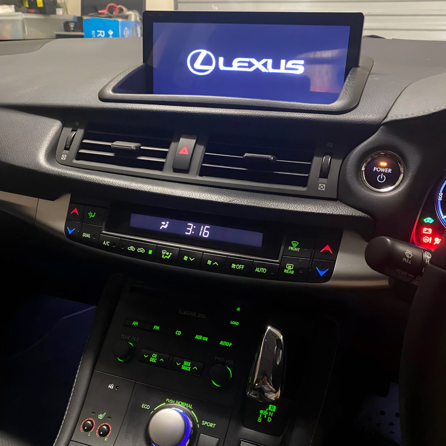 10.25" Lexus CT200h Screen Upgrade